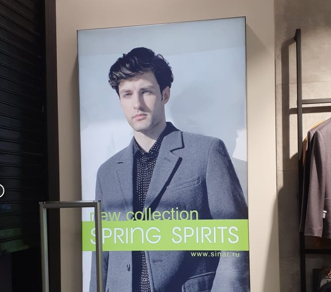 УФ-печать в рекламе: что это за технология и почему она востребована