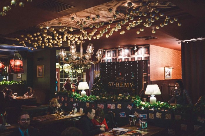 Новогоднее оформление ресторана "ST-Remy"